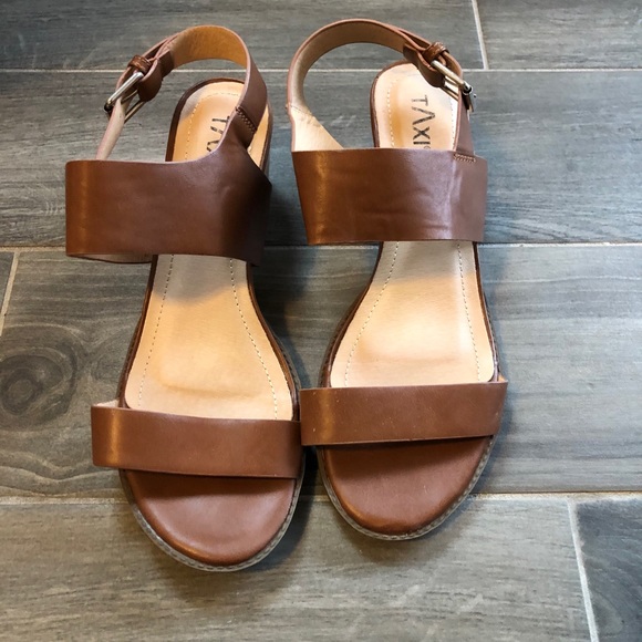 HEELS - Picture 2 of 2